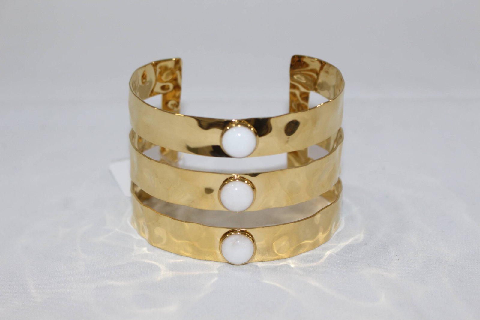 Brazalete triple perlas acero - Imagen 2